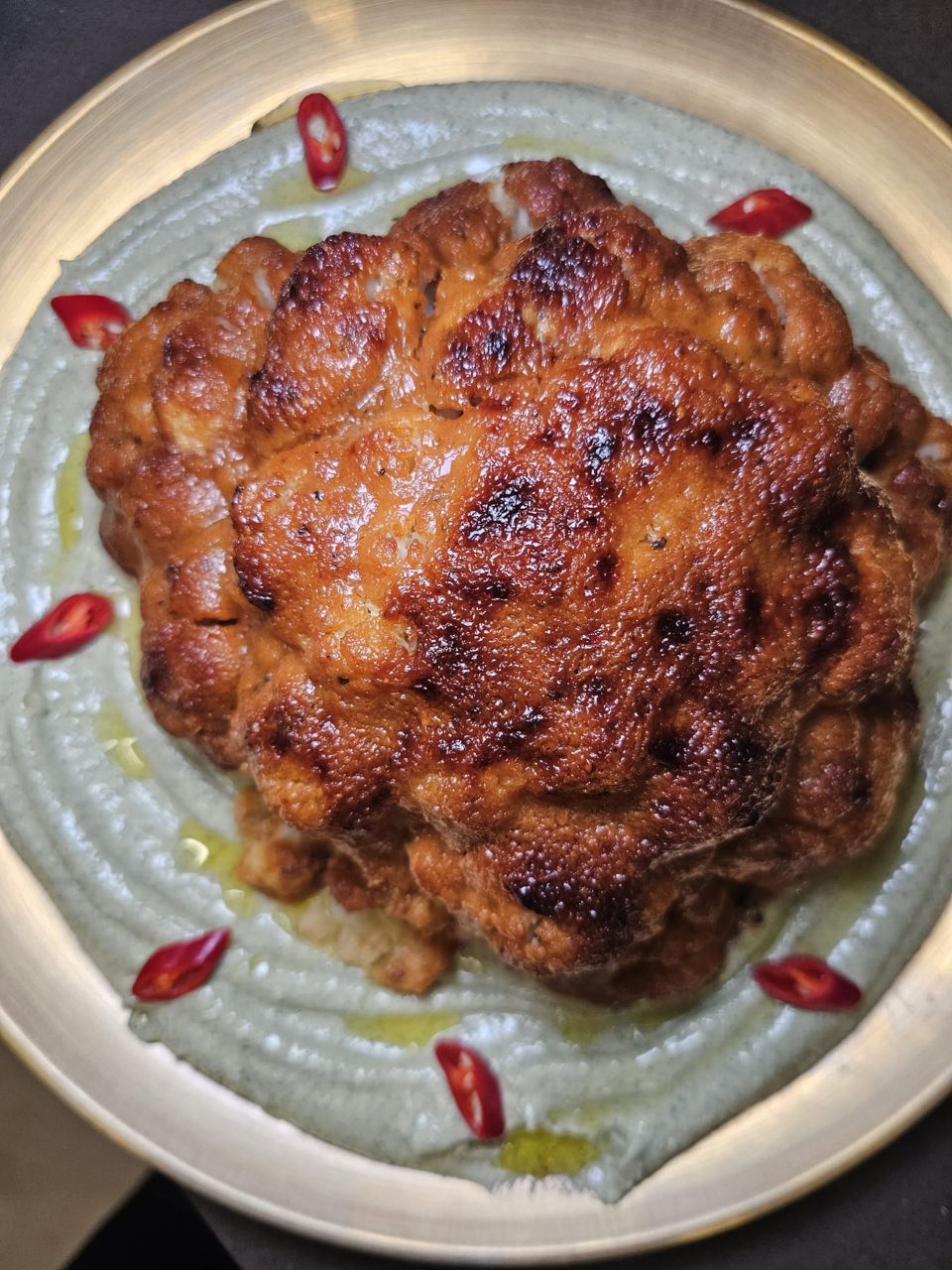 תמונה: כרובית אפויה על טחינה ירוקה