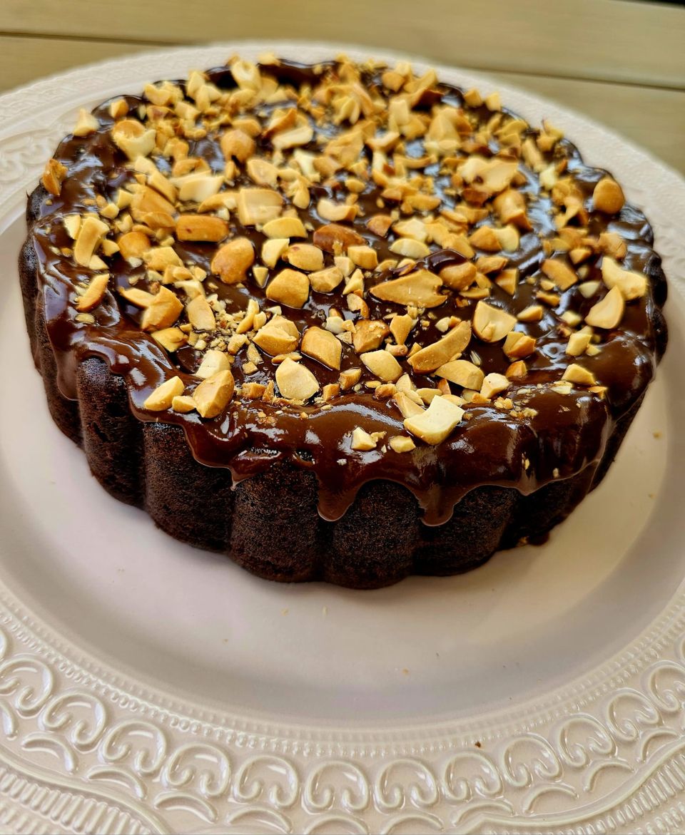 תמונה: עוגת שוקולד וחמאת בוטנים