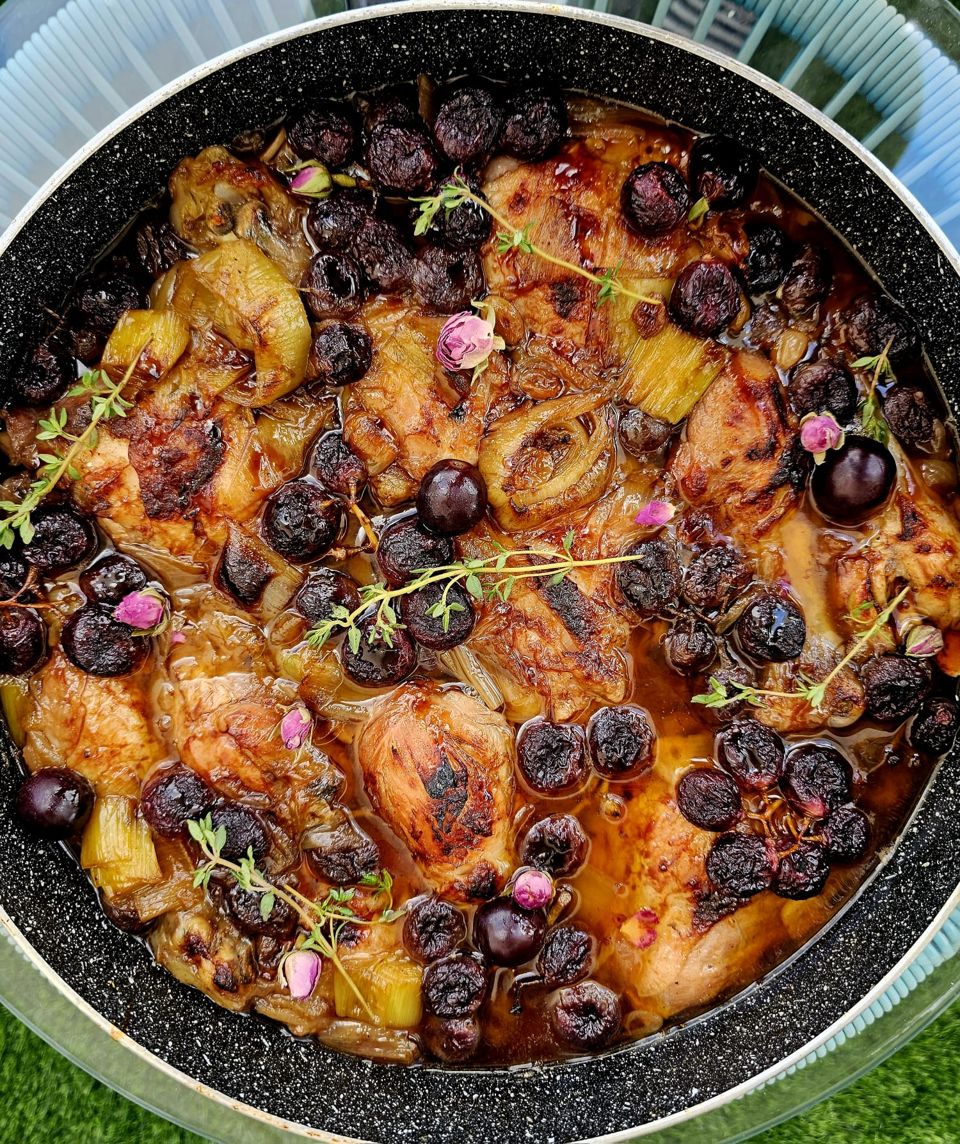 תמונה: תבשיל עוף וענבים