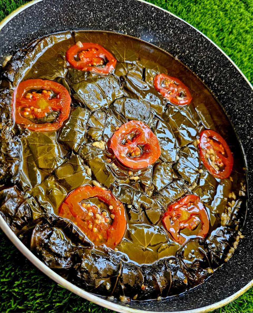 תמונה: עלי גפן ממולאים באורז