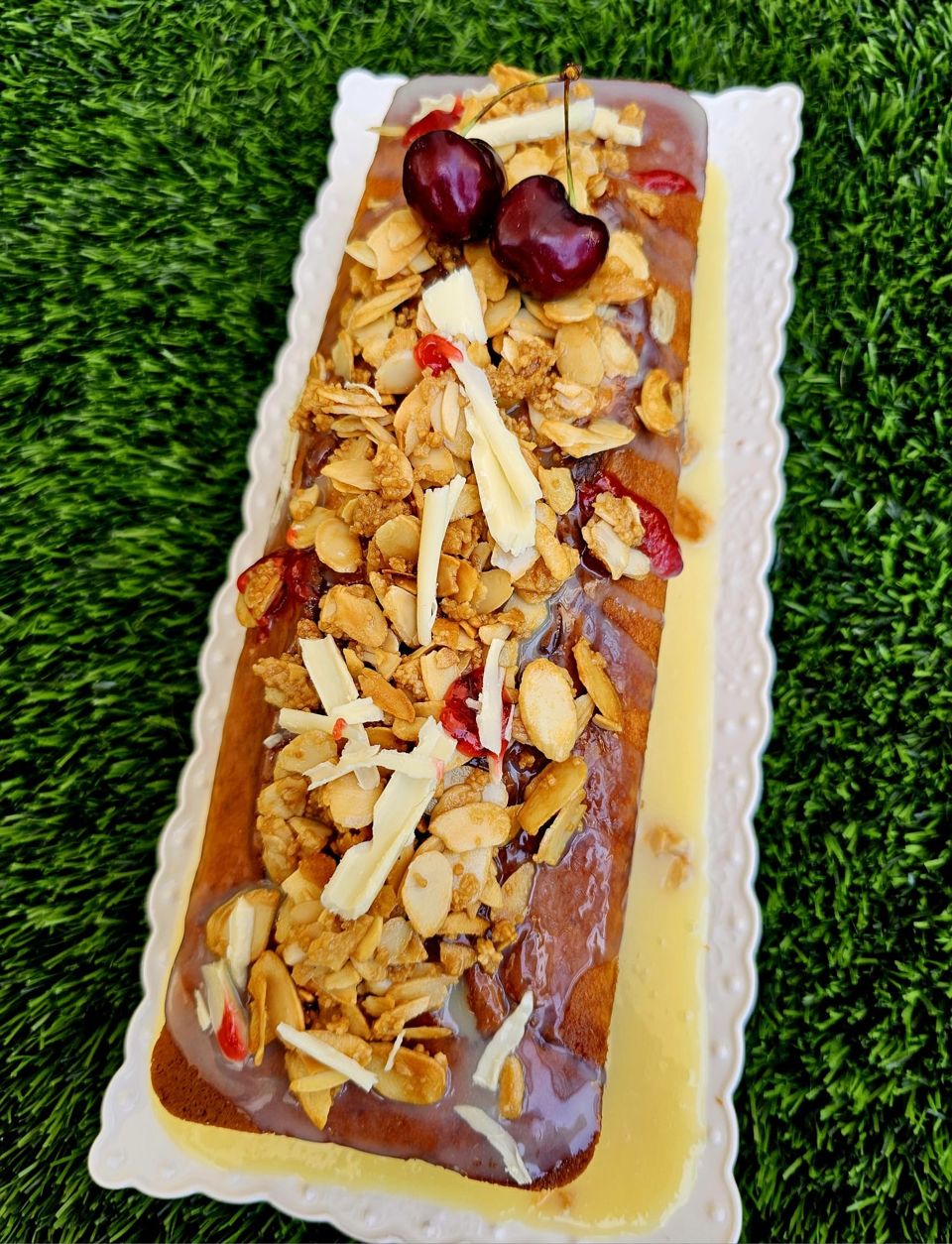 תמונה: עוגת וניל ופירות יער בחושה