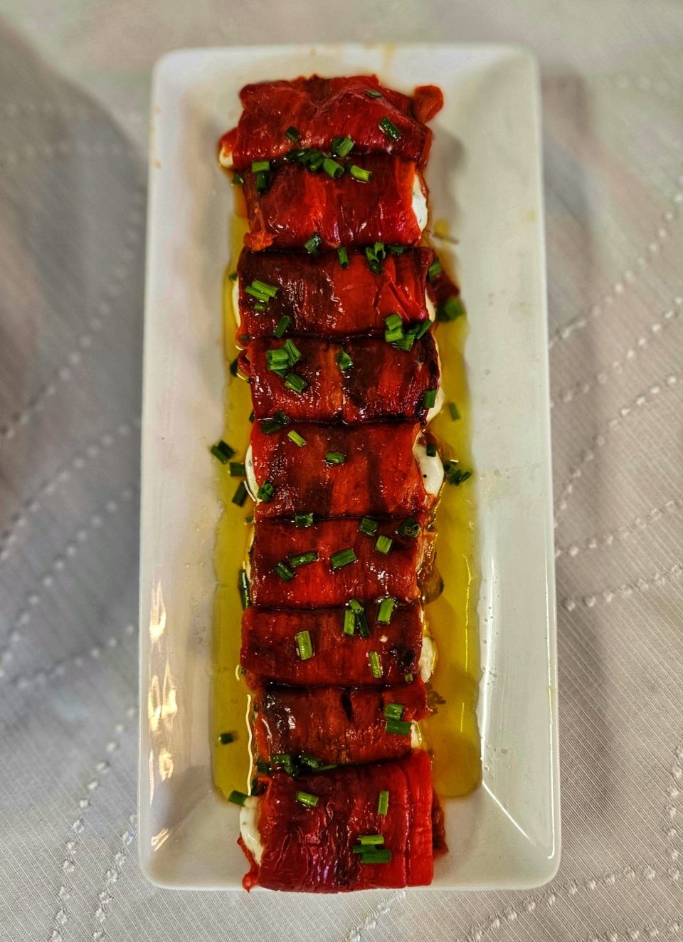 תמונה: פלפלים קלויים ממולאים בגבינות