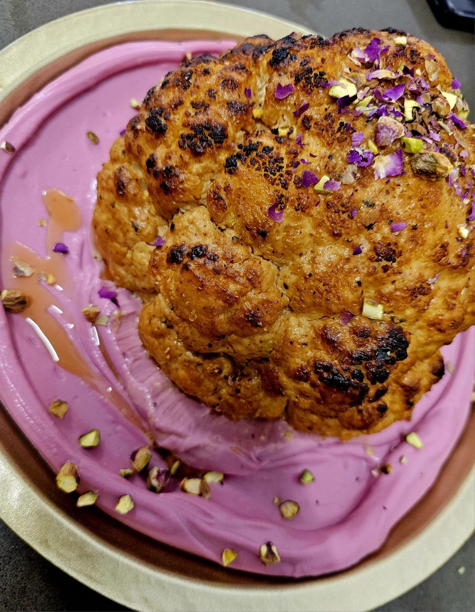 תמונה: כרובית אפויה על טחינה ורודה