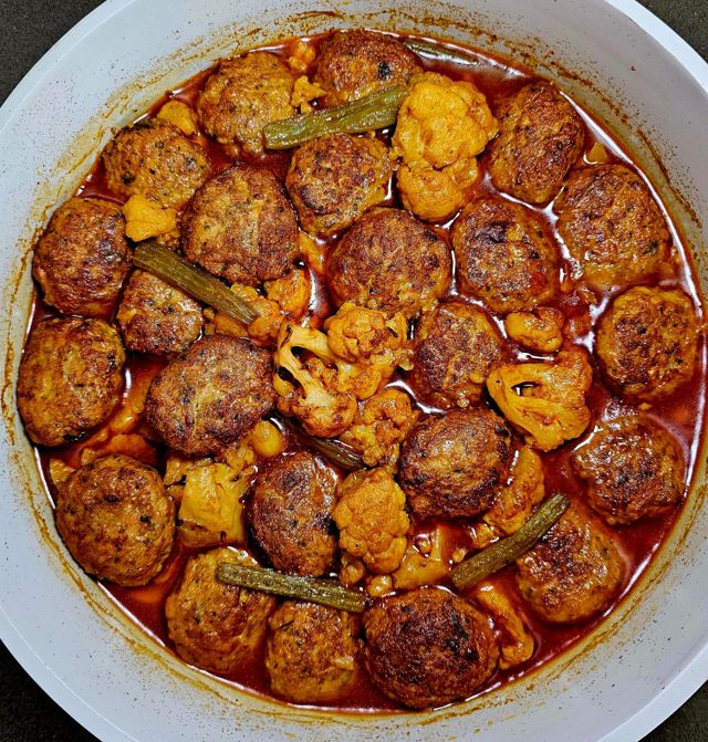 קציצות עוף עם כרובית וסלרי