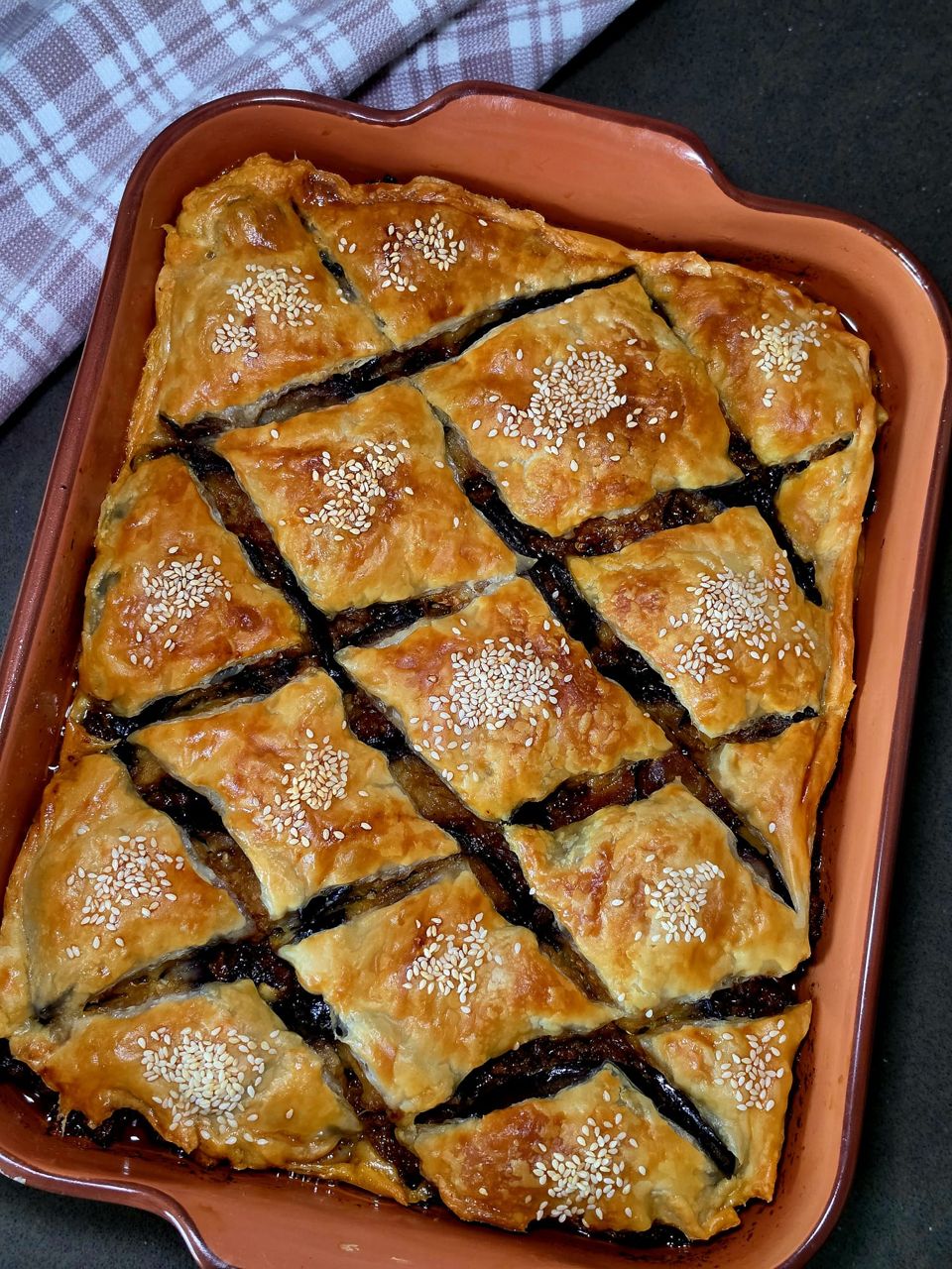 תמונה: בורקס בשר וחצילים משפחתי