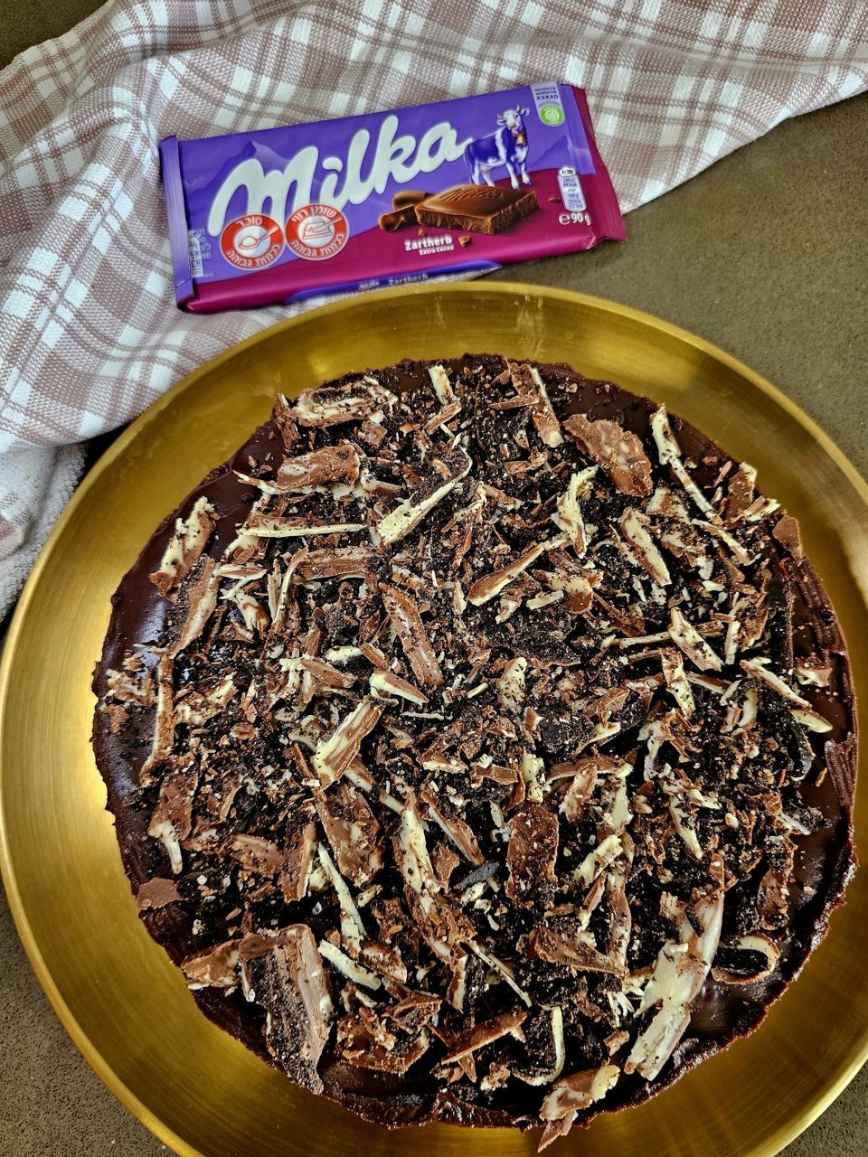 תמונה: עוגת כדורי שוקולד ענקית!