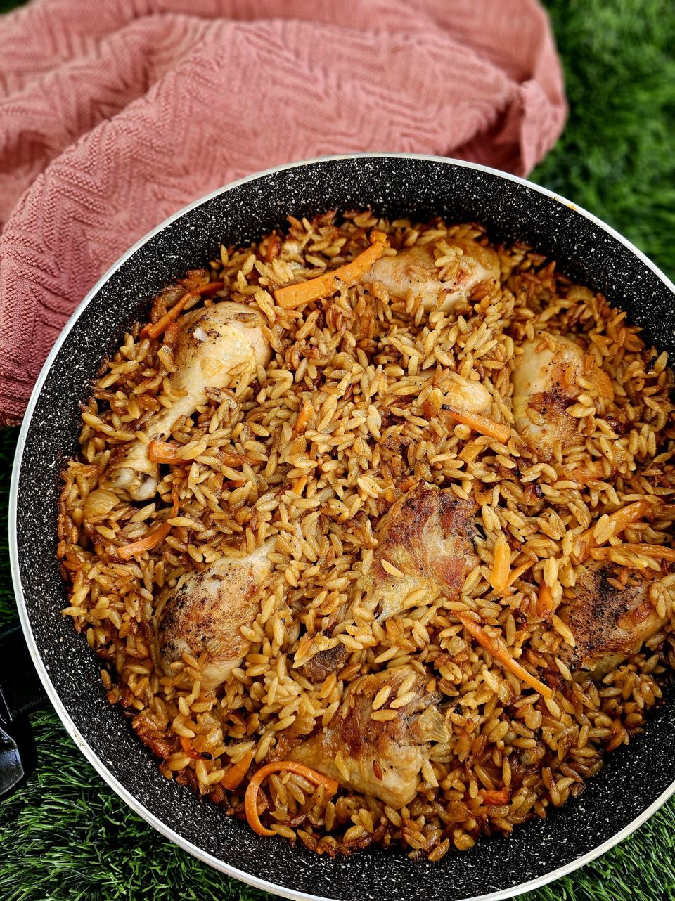 תמונה: פתיתים ועוף בסיר אחד