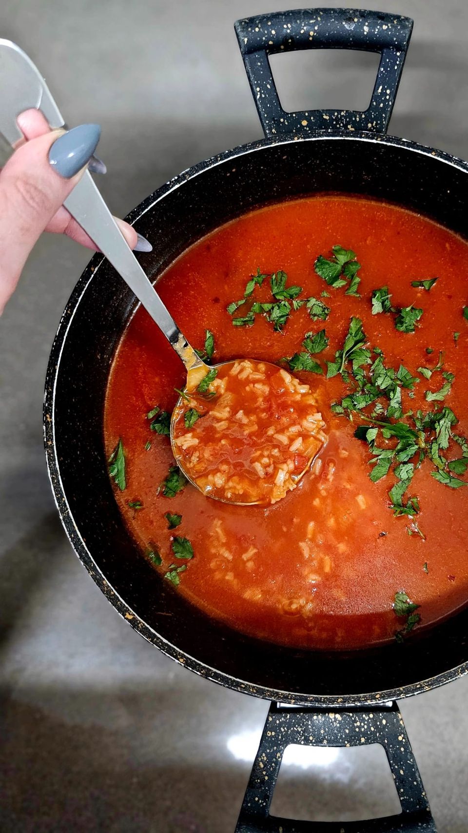 תמונה: מרק עגבניות ואורז